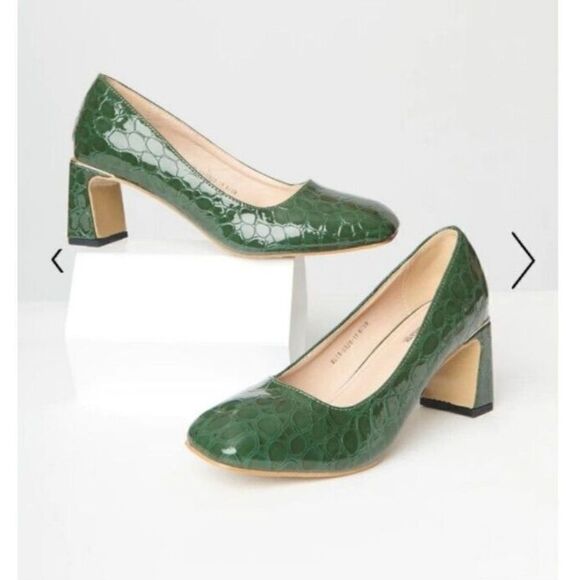 Unique Vintage Shoes Size 5 Green Crocodile Embossed Pumps - Picture 1 of 8